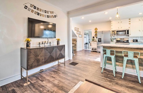 Parker House | Greenville Escape w/Deck + Fire Pit!
