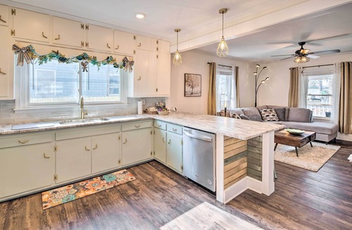 Parker House | Greenville Escape w/Deck + Fire Pit!