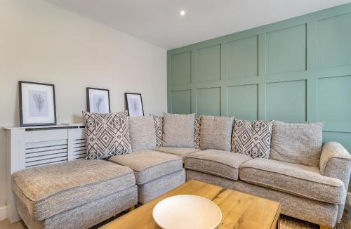 Ault Hucknall House | Greenwell Cottage