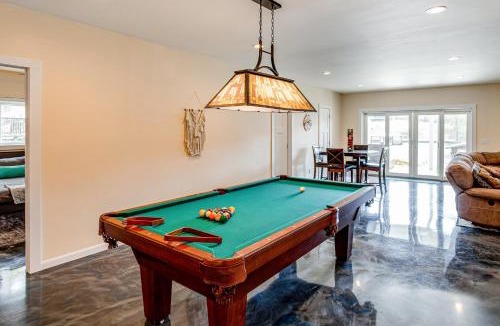 Greenwood House | Greenwood Group Retreat w/Large Private Dock!
