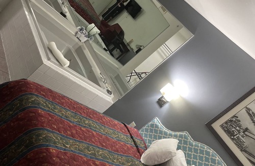 Berlin Hotel | Greenwoods Inn & Suites