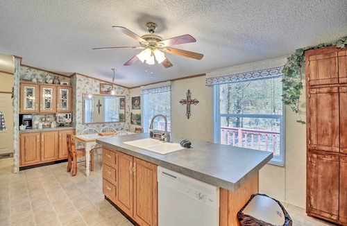 Greers Ferry House | Greers Ferry Getaway w/Deck & Lake Access!