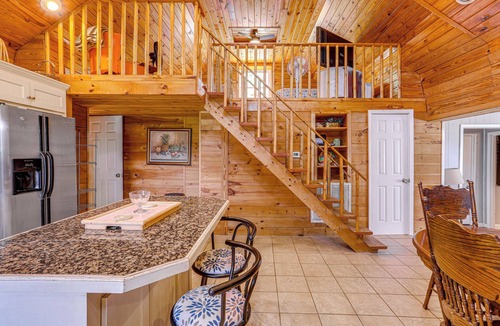 Greers Ferry House | Greers Ferry Home w/Fire Pit Near Shiloh Marina!