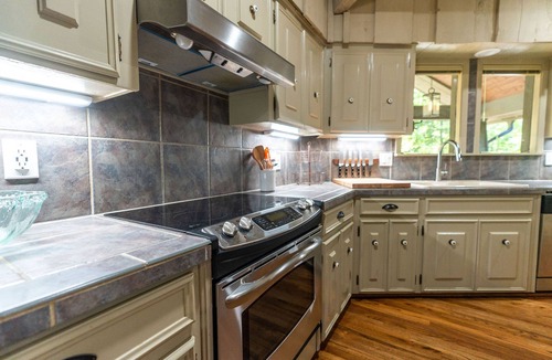 Eden Isle House | Greers Ferry Lakefront Home in Eden Isle