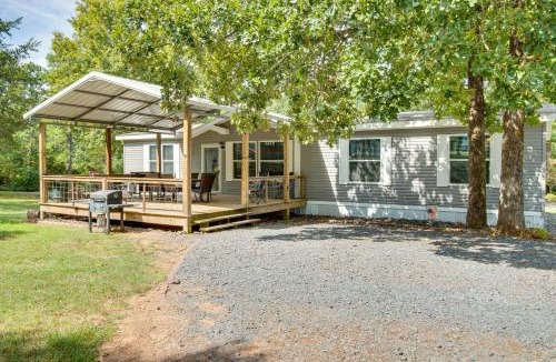 Greers Ferry House | Greers Ferry Lakefront Home w/Deck & Boat Slips!