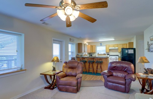 Higden House | Greers Ferry Vacation Rental w/ Deck & Lake Access