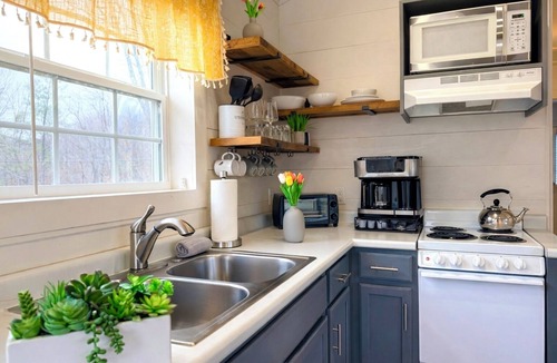 Altamont Cottage | Greeter Falls Lodge Cottage #6