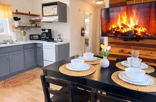 Altamont Cottage | Greeter Falls Lodge Cottage #6