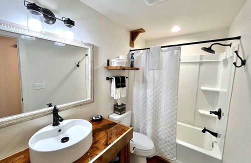 Altamont Cabin | Greeter Falls Lodge Suite 4