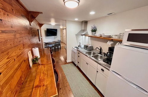 Altamont Cabin | Greeter Falls Lodge Suite 4