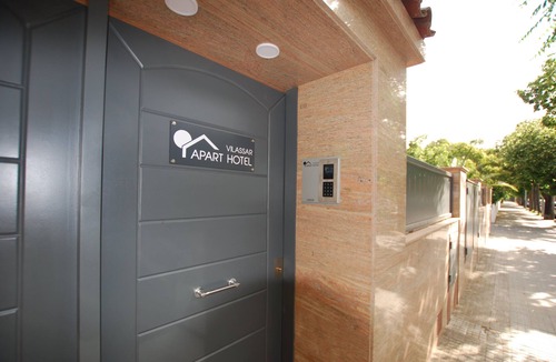 Vilassar de Mar Apartment | Gregal - Aparthotel with Swimming Pool