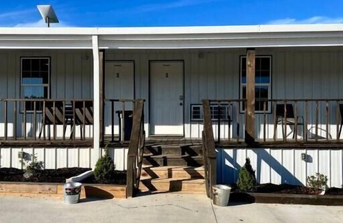 Coffeeville Cabin | Grenada Lake Resort Cabin # 4