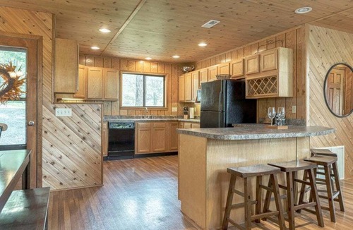 Innsbrook Ski Chalet | Grendel Grove Getaway