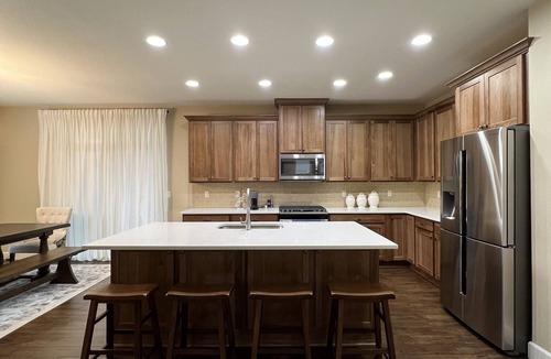 Gresham House | Gresham pine