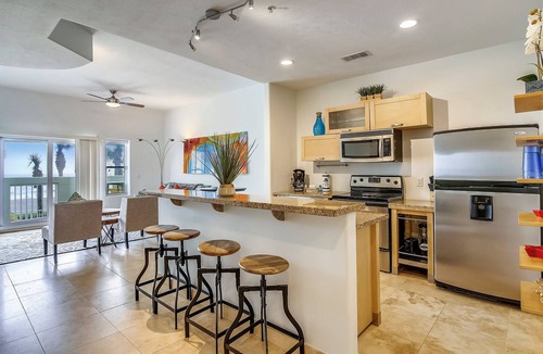 Galveston Condo | Greta House | Spacious Pool, Gulf Views!