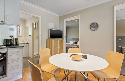 Bright Apartment | Grevillea Gardens Unit 4