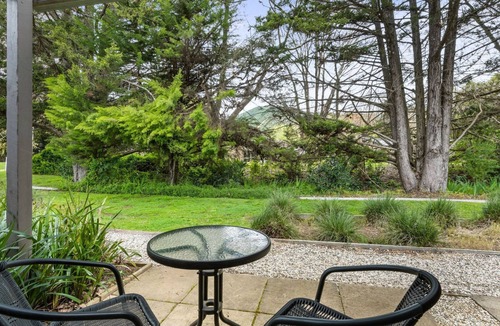 Bright Apartment | Grevillea Gardens Unit 4