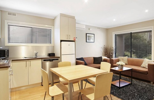 Bright Apartment | Grevillea Gardens Unit 6