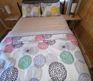 Carrolls House | Grey cabin