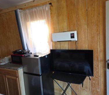 Carrolls House | Grey cabin