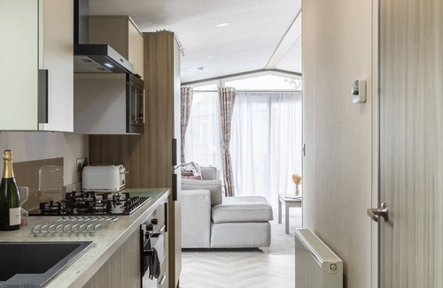 Malton Cabin | Grey Goose Lodge - Hot Tub