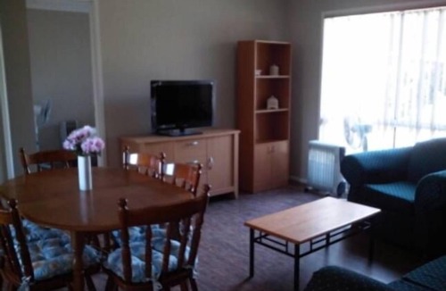 Nowra Apartment | Grey Pebbles.