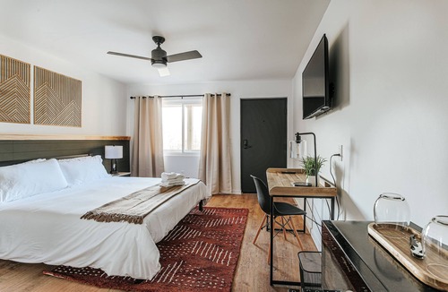 Waynesboro Hotel | Grey Pine Lodge