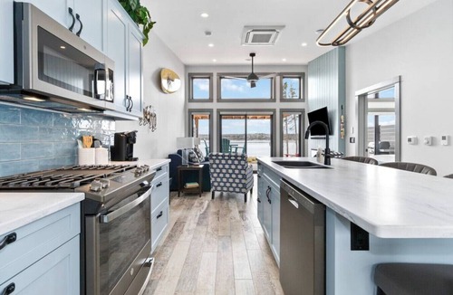 Brooklyn House | Grey Stone Oceanfront Villa