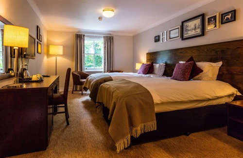 Carshalton Central Hotel | Greyhound Hotel