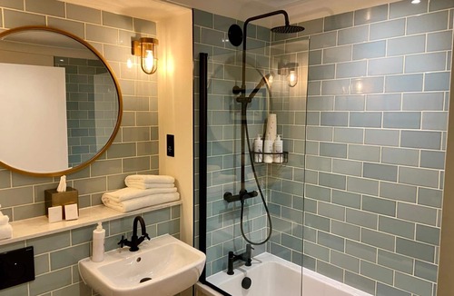 Carshalton Central Hotel | Greyhound Hotel