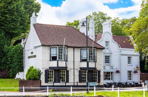 Carshalton Central Hotel | Greyhound Hotel