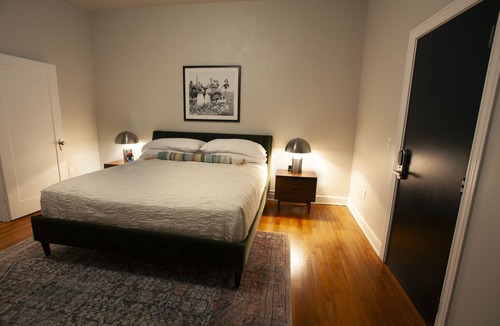 Tyler Hotel | Greyhound Inn - Classic King Suite