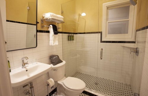Tyler Hotel | Greyhound Inn - Deluxe King Suite