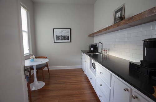 Tyler Hotel | Greyhound Inn - Deluxe Queen Suite