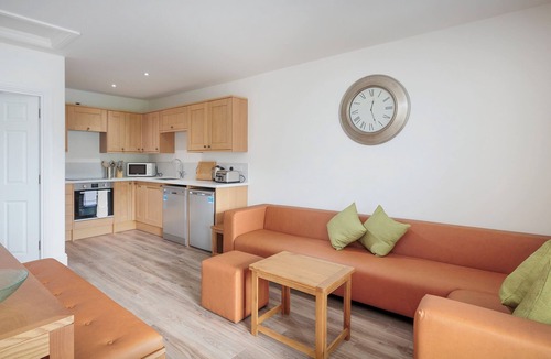 Wroxham Cottage | Greylag Goose - UKC2110