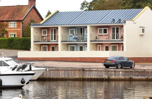 Wroxham Cottage | Greylag Goose - UKC2110