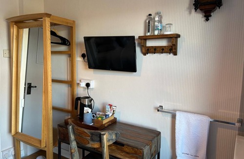 Llandrindod Wells House | Greylands Guest House