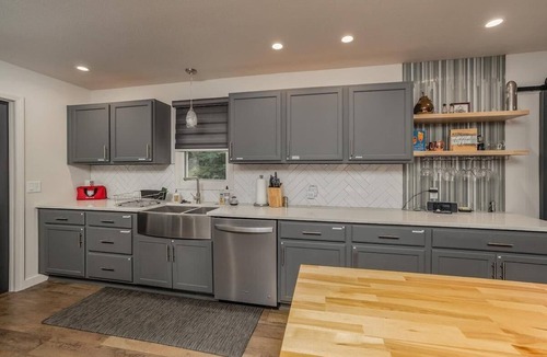 Springfield House | Greystone Home -Excellent location Updated Style!