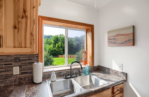 Hesston House | Griddy Coyote Raystown Lake Seven Points