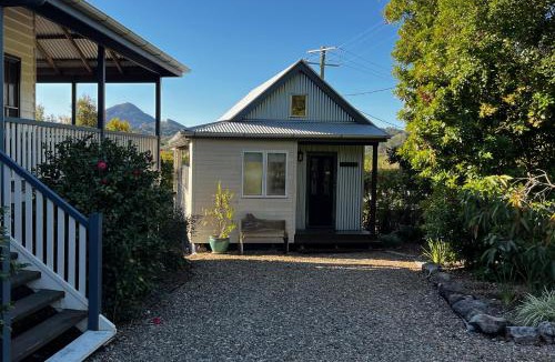 Eumundi Bed & Breakfast | Gridley Homestead B&B
