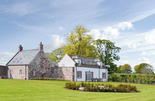 Montrose Cottage | Grieve's Cottage - UK11107