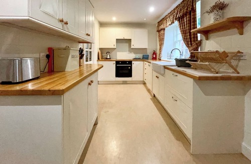 Cupar Cottage | Grieves Cottage - UK50908