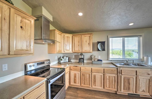 Ashton Cabin | Griffel River Ranch w/Views - An Angler’s Dream!