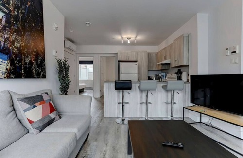 Griffintown Apartment | Griffintown Jewel | Stylish & Spacious