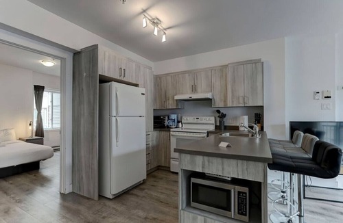 Griffintown Apartment | Griffintown Jewel | Stylish & Spacious