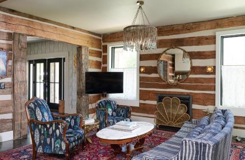 Pine Bush House | Grill and Fire Pit Eclectic Ulster County Cabin