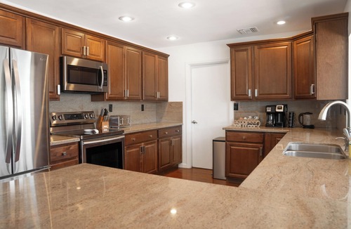 Central Scottsdale House | Grill, Billiards, Fire-pit, Pool & Stream Disney+