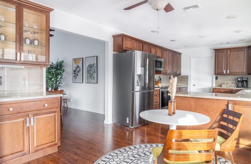 Central Scottsdale House | Grill, Billiards, Fire-pit, Pool & Stream Disney+
