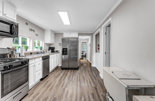 Acworth House | Grill & Chill Retreat!