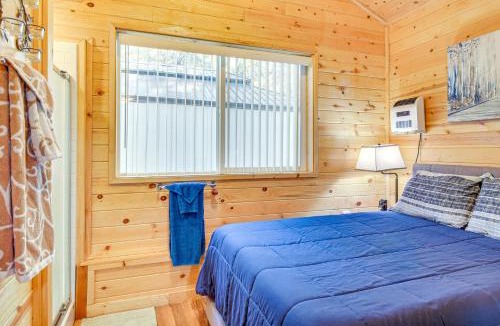 Show Low House | Grill, Fire Pit: Pet-Friendly Lakeside Cottage!